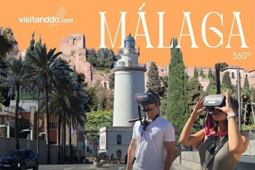 Un faro, palme e un castello a Málaga. 1