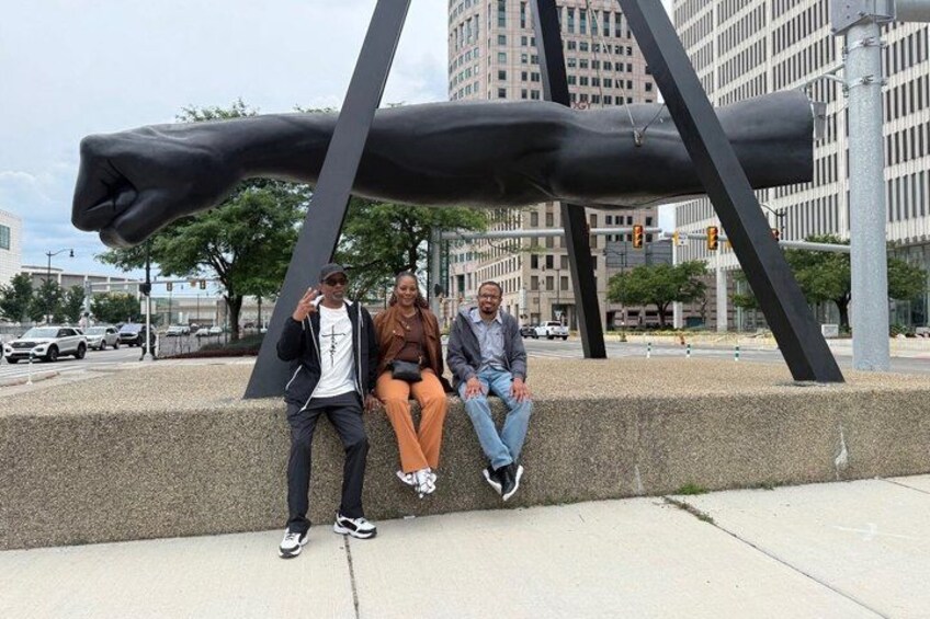 Downtown Detroit Walking Tour: History & Iconic Landmarks 2