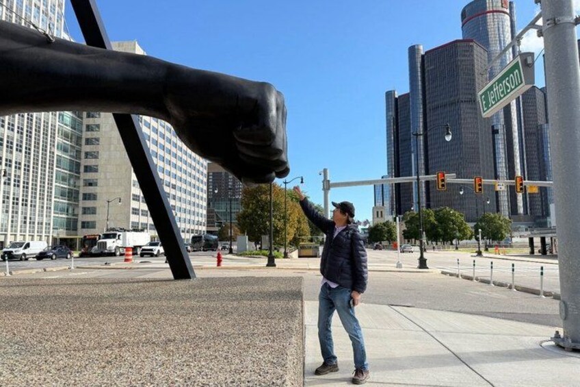 Downtown Detroit Walking Tour: History & Iconic Landmarks 3