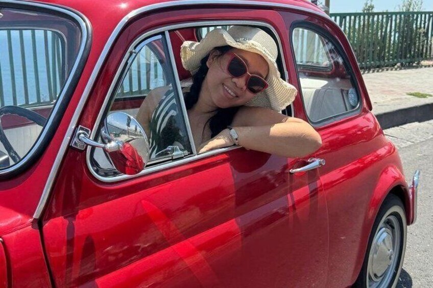 Private photo tour in vintage Fiat 500 in Naples 3