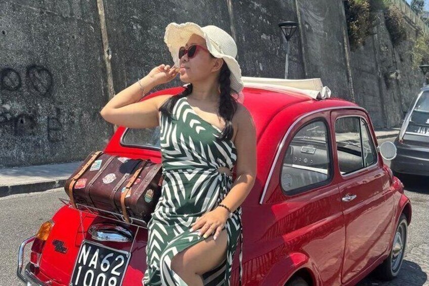 Private photo tour in vintage Fiat 500 in Naples 2