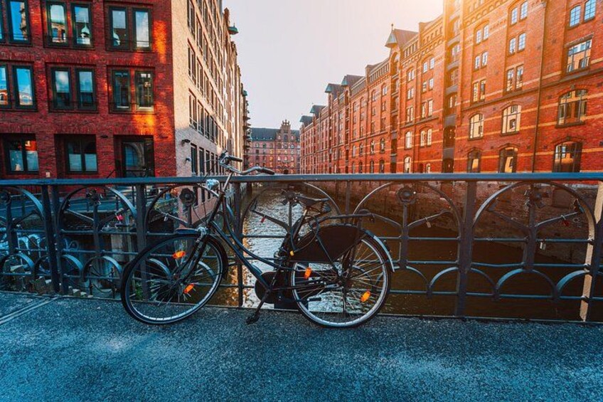 Bike Tour with a Private Guide: Hamburg Best Highlights 2