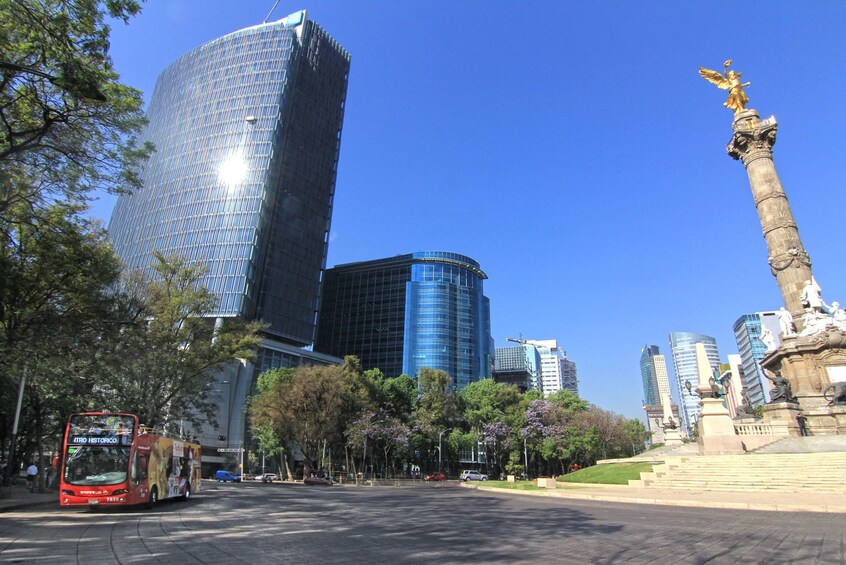 Turibus on Paseo de la Reforma in Mexico City