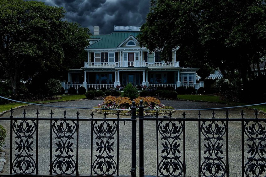 Picture 4 for Activity Beaufort Black Veil Ghost Tours 5
