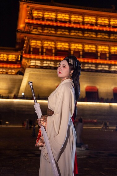 Luoyang: Hanfu Experience with Royal Banquet & Photos 1
