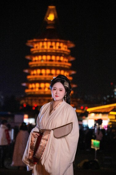 Picture 4 for Activity Luoyang: Hanfu Experience with Royal Banquet & Photos 3