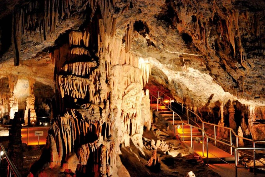 Mantinia: Caves, Wine Tasting & LunchTour 1