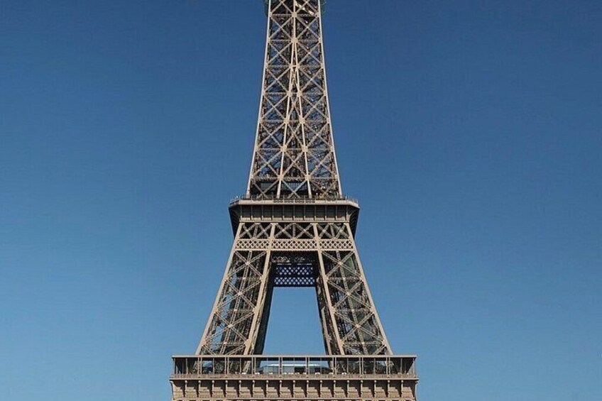 Eiffel Tower elevator Guided Tour with optional summit access 4