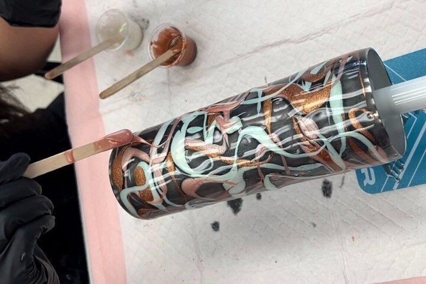 Make your unique Tumbler Resin Art Experience 4