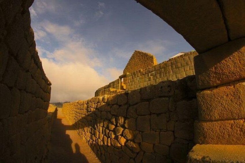 Archaeological Ruins and Ingapirca and Gualaceo and Chordeleg 360 1