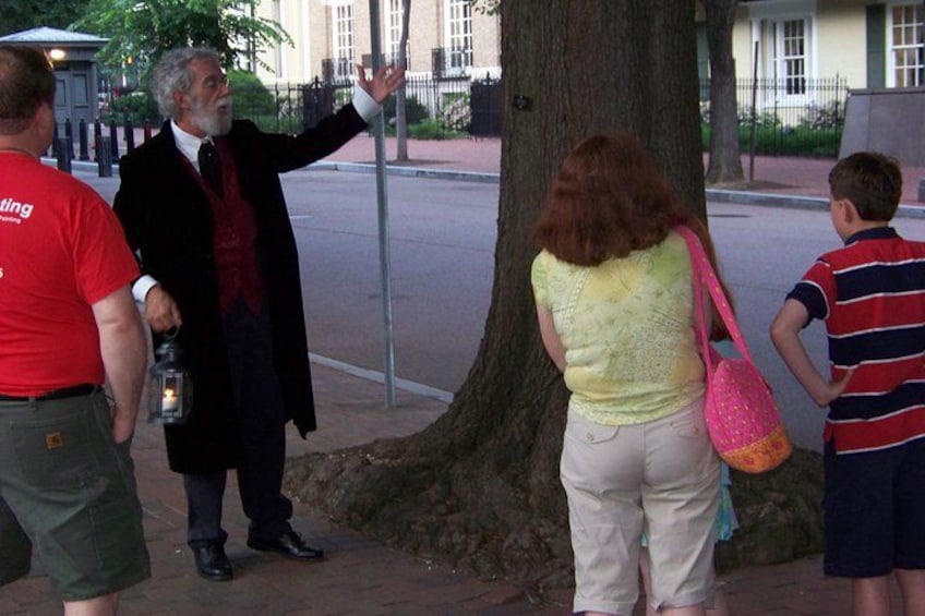 Washington DC Ghost Tours - Lantern Led Capitol Hill Haunts 2