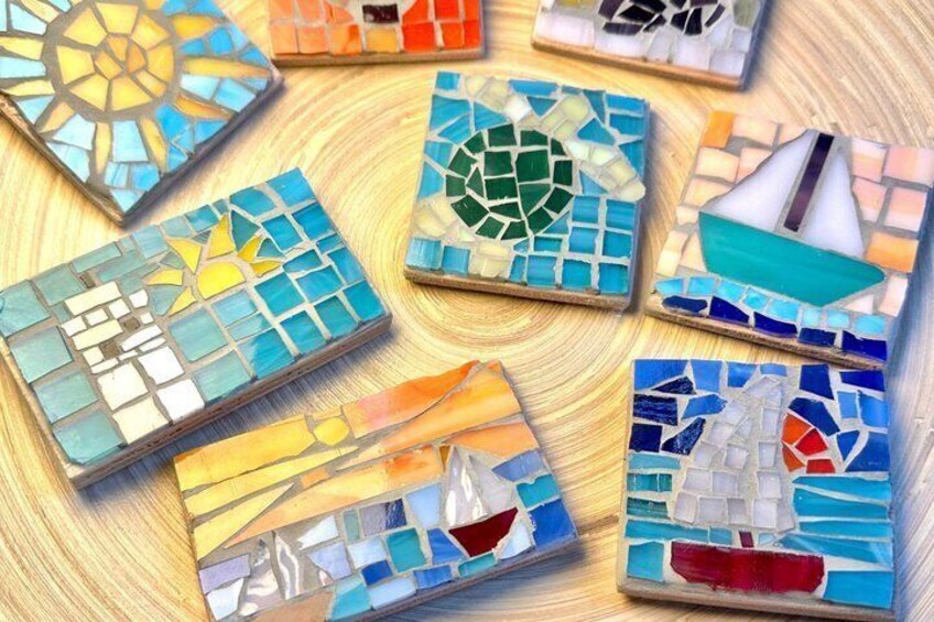 Una selezione di piastrelle a mosaico con diversi motivi e colori. 2