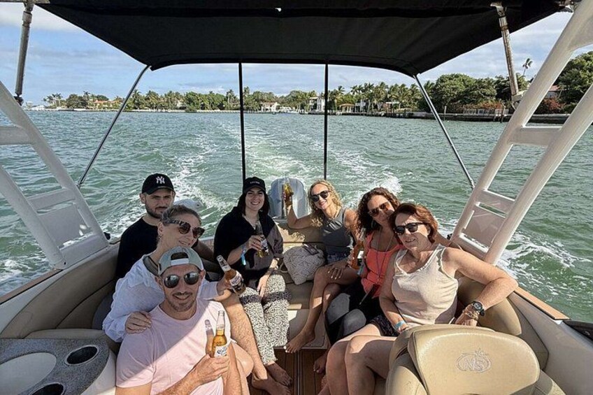 South Beach Private Tour, Versace Table and Private Cruise 4