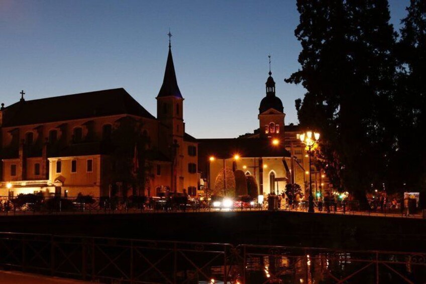 Annecy Two Hour Insider Walking Tour With Local Guide 2