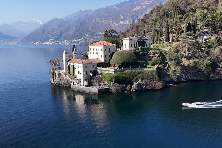 Lake Como Private Lamborghini Urus Tour with typical meal 4