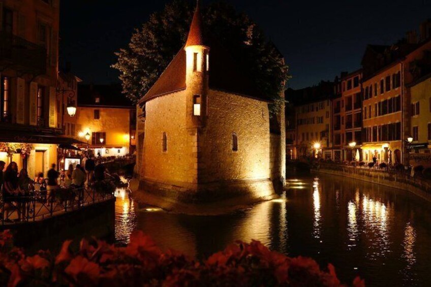 Annecy 1h30 Insider Walking Tour With Local Guide 5
