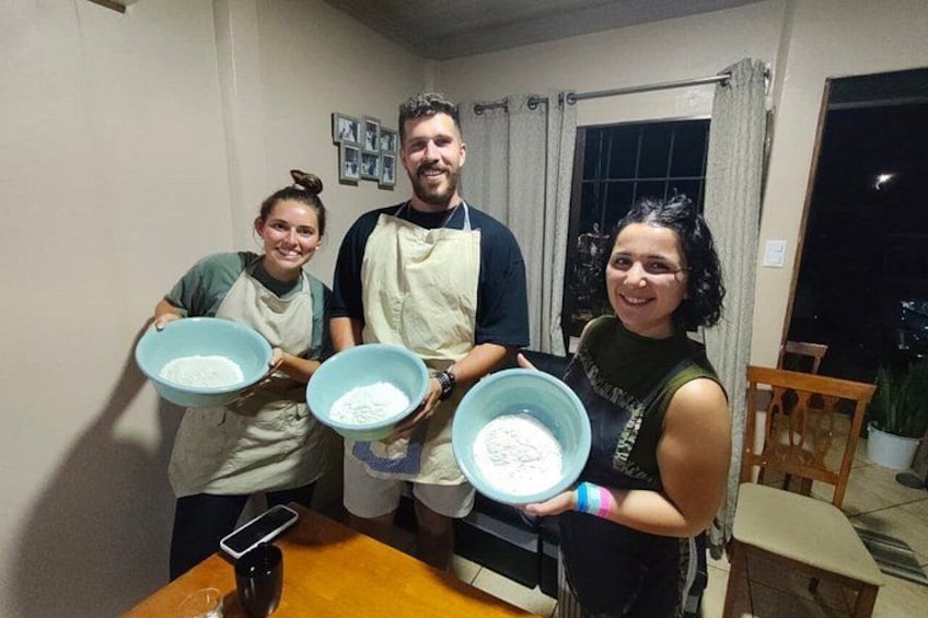 Traditional cooking class with local family 2