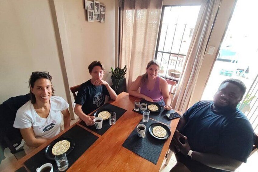 Traditional cooking class with a local family 3