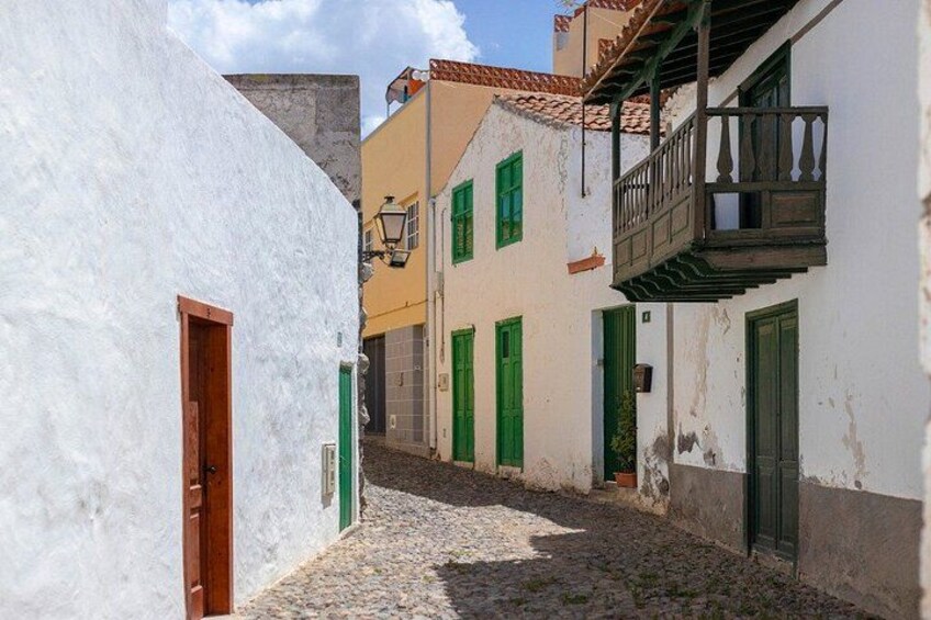 Historical Walk & Eco Banana Farm Tour in Guía de Isora, Tenerife 3