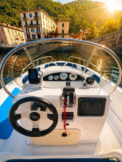 Picture 1 for Activity Lake como: rent self drive boat without licence 2