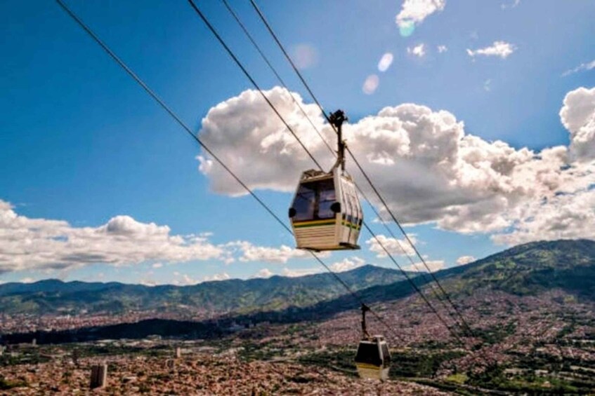 Picture 11 for Activity Fly over Medellín Metrocable: Transformation Tour 1