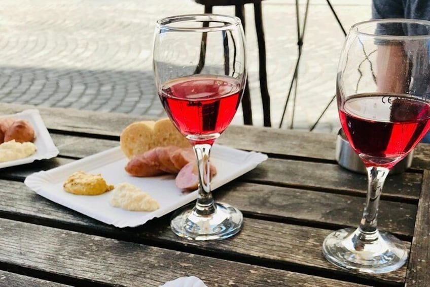 Food and Wine Tasting with a Sommelier 4