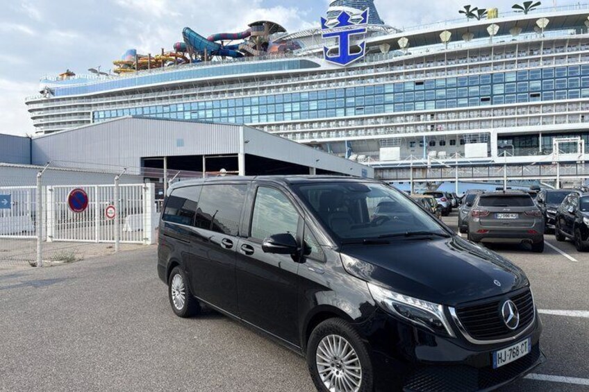 Private Marseille Tour in Luxury Van Notre Dame Corniche Cassis 4