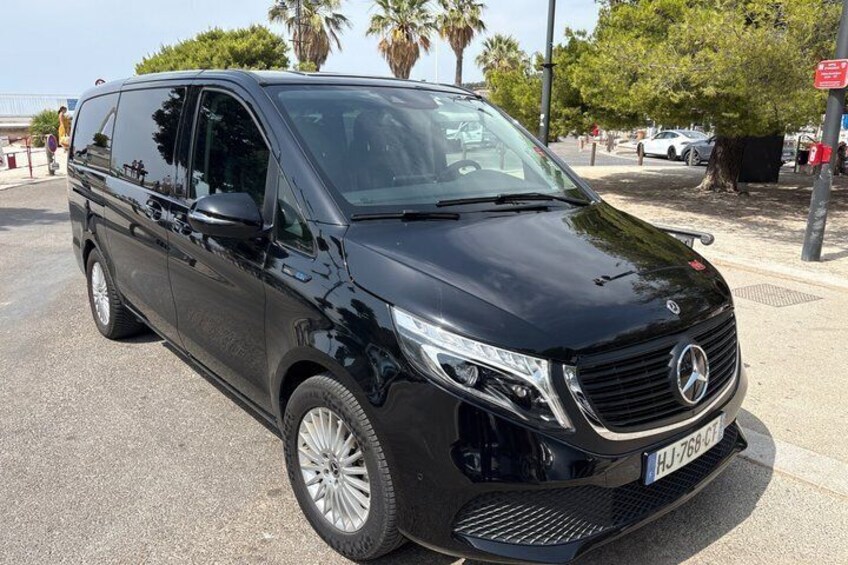 Private Marseille Tour in Luxury Van Notre Dame Corniche Cassis 3
