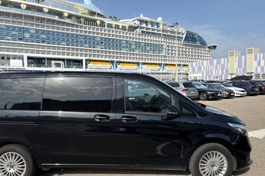 Private Marseille Tour in Luxury Van Notre Dame Corniche Cassis 5