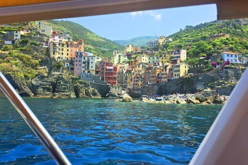 Sunset Boat Tour and Cinque Terre Aperitif from Monterosso 3
