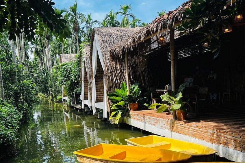 Donwai Floating Market Dragon Temple and After the Rain Tour 5