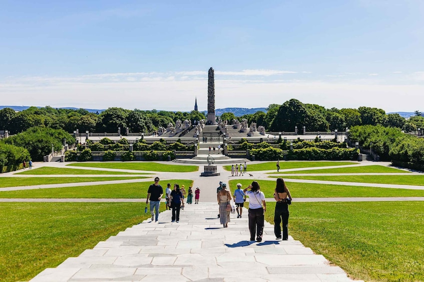Oslo: Grand City Sightseeing Tour by Bus with Fjord Cruise 2