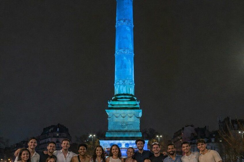 Paris Guided Pub Crawl with Bars Shots and Club Entry 2