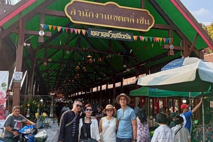 Khlong Latmayom and Taling Chan Local Market with 3 Options 5
