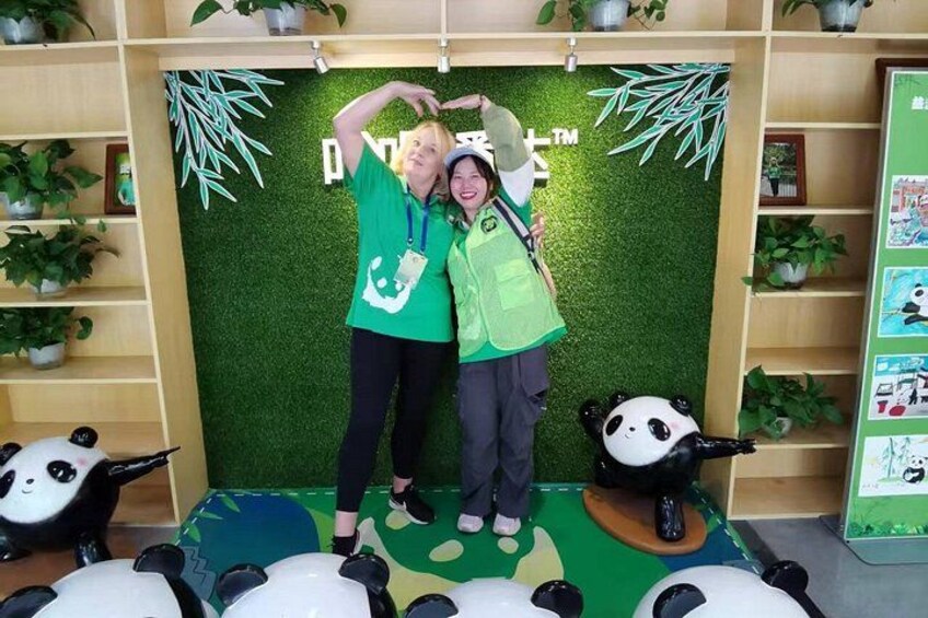 Private Customized Chengdu Panda Tour with Optional Extras 5