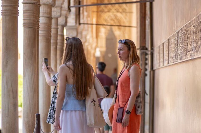 The Alhambra private tour with tickets to the Nasrid Palaces 5