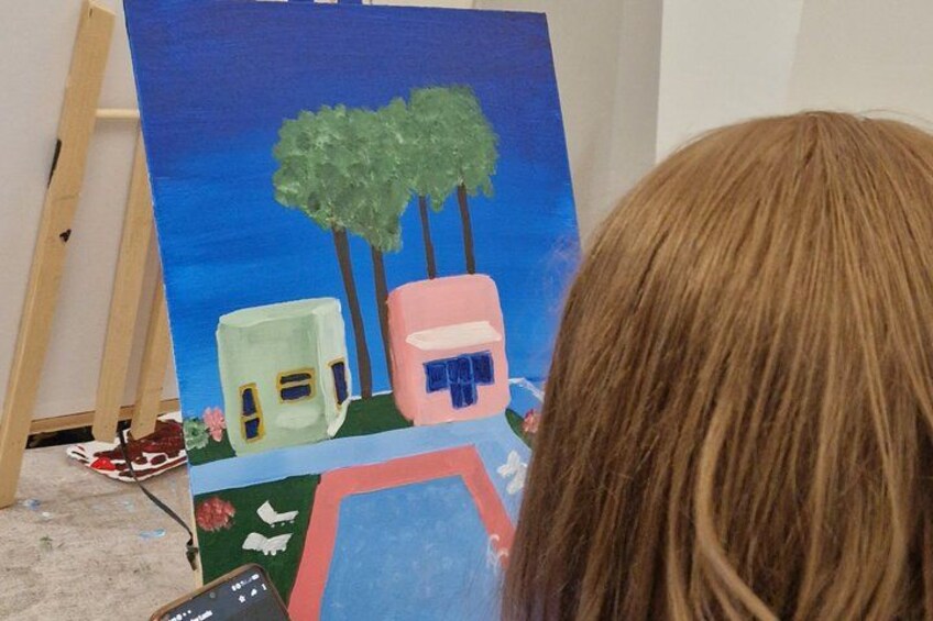 Una pintura de una casa, un árbol y una persona con una corbatina azul. 5