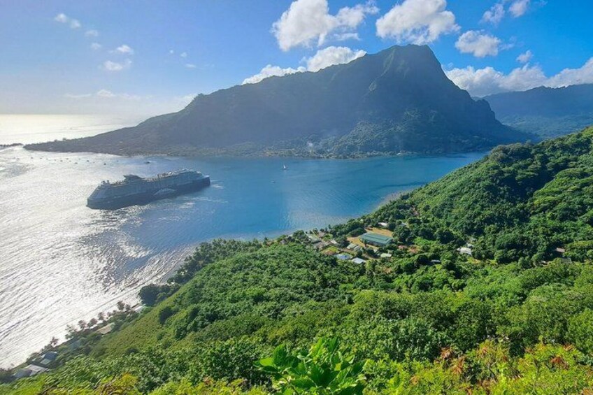 Moorea: Private hike to the Magic Mountain & VIP tasting 2