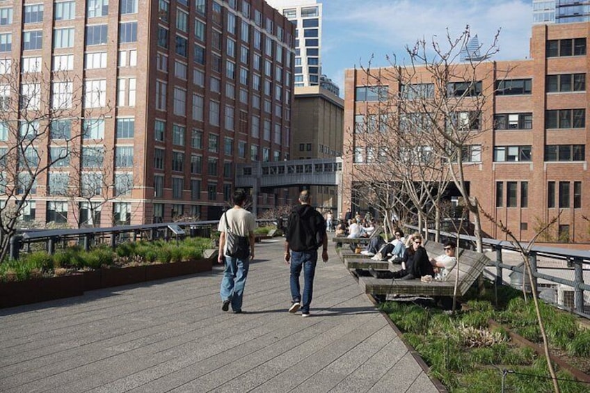 High Line, Vessel, Little Island, and Chelsea Self-Guided Tour. 5