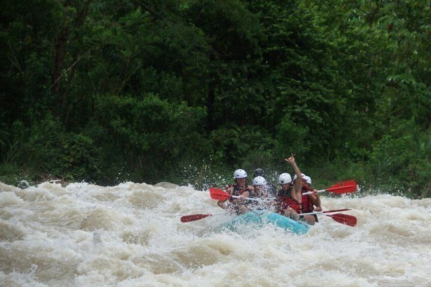 Savegre River White Water Rafting Class II to III 3