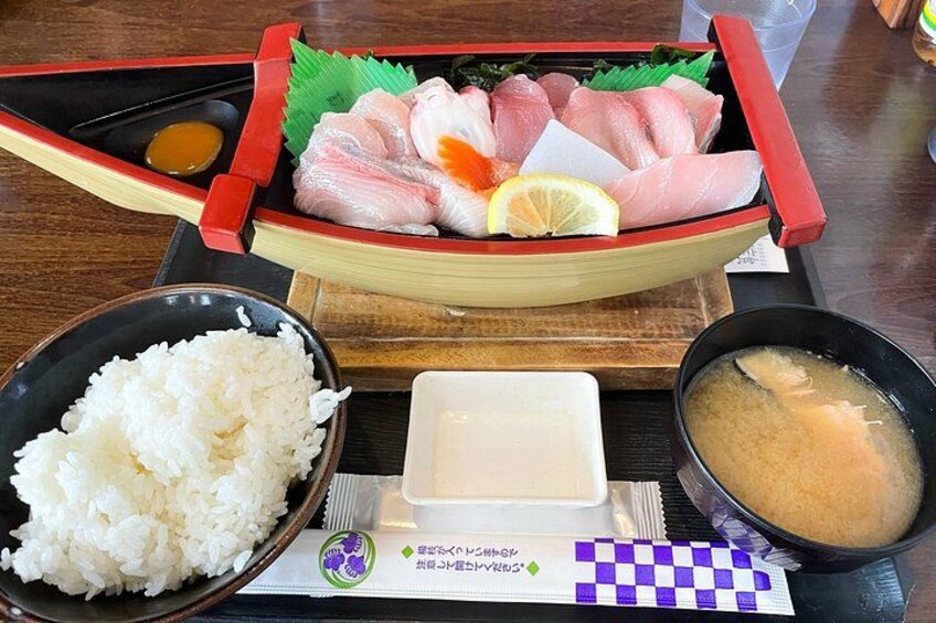 Okinawa Dive & Dine Adventure for Certified Divers (2-Day Tour) 4