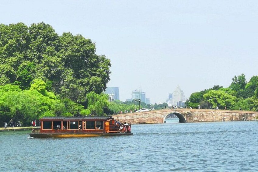 Shanghai Matcha Lake and West Lake Day Trip by Train 4