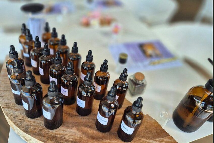 Perfume workshop in Tahiti Create your Polynesian perfume 2