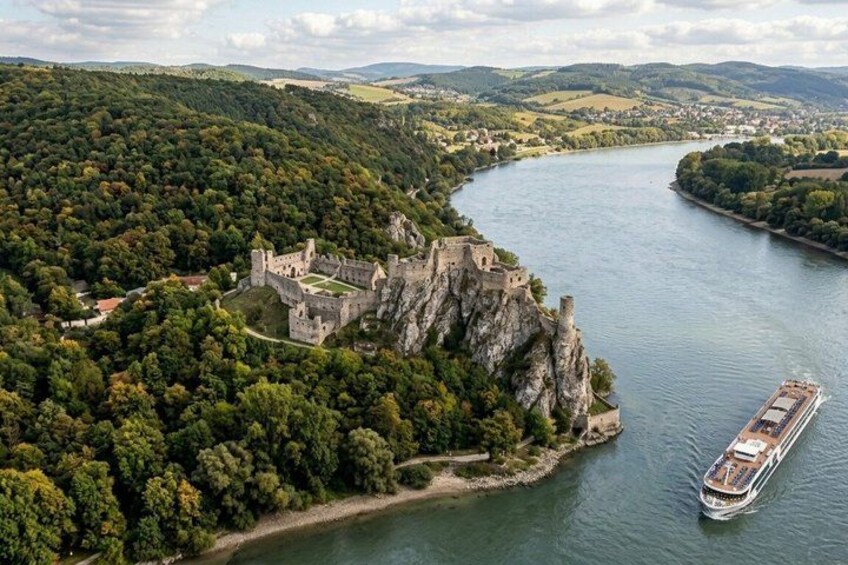 DAY TRIP & CRUISE Vienna, Budapest, Bratislava - 3 countries 1