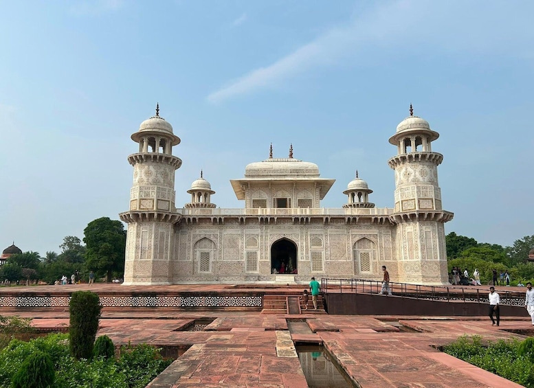 Picture 106 for Activity Private 6-Day Golden Triangle & Udaipur Luxury Tour 3