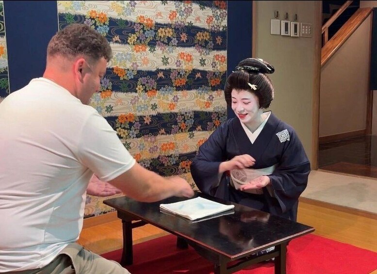 Picture 6 for Activity Tokyo: 1 Hour Geisha Show Experience in Asakusa 4