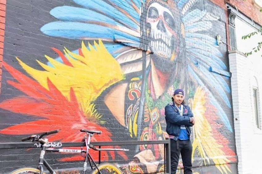 Pilsen Chicago Walking Tour: Street Art & Mexican History 1