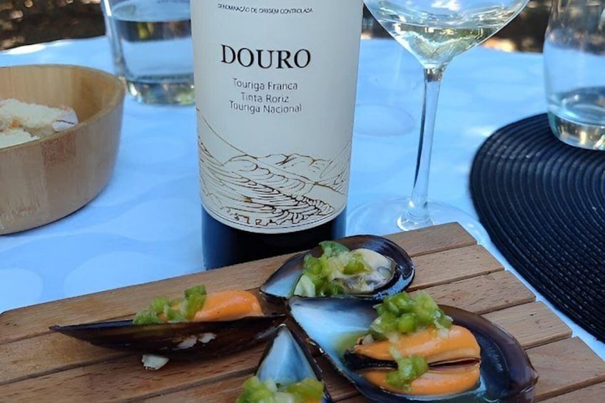 Douro Valley Prime Tour: Tastings, Private Boat & Lunch f/ Porto 3