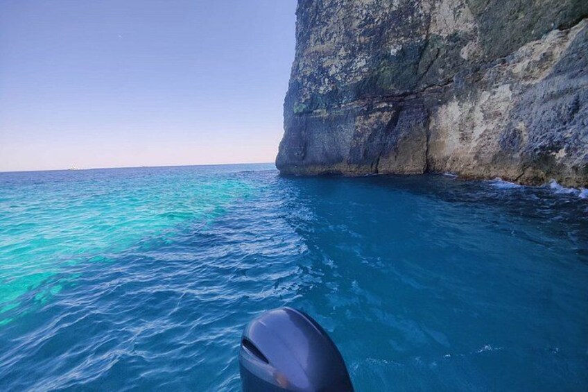 Afternoon Speedboat Cruise to Comino Caves and Lagoons 2