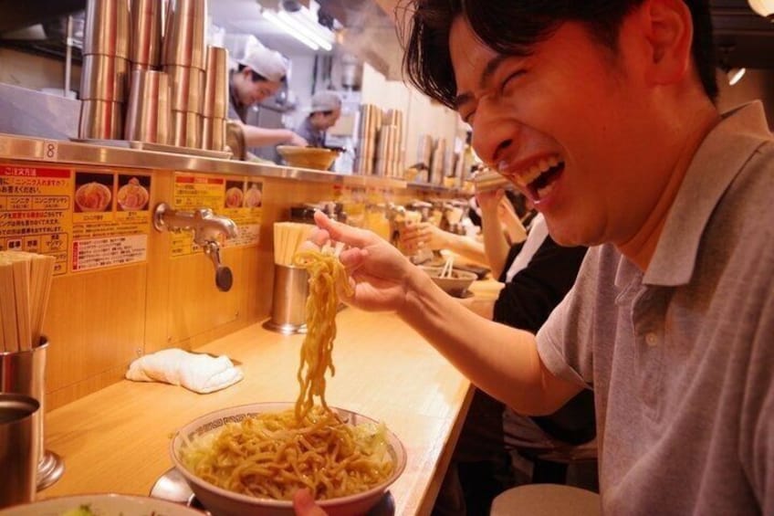 Local Salaryman Tokyo Station Ramen and Izakaya Tour 1